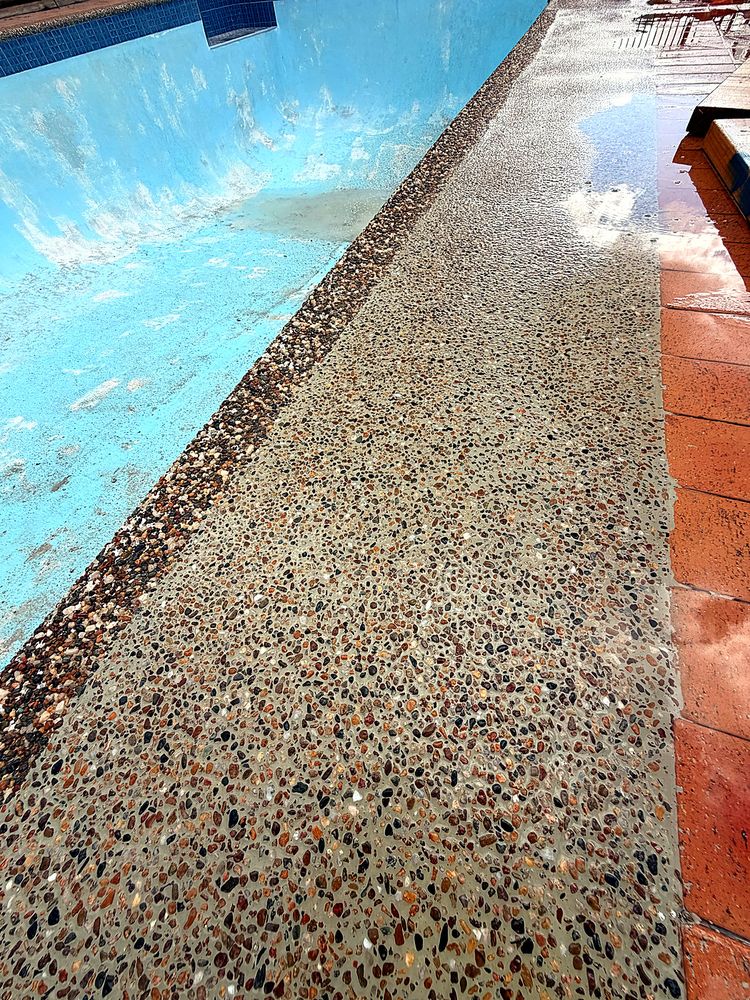 Close-up of finished pebble coping